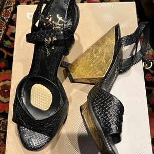 Alice & Olivia womens wedge shoes size 8.5 all leather